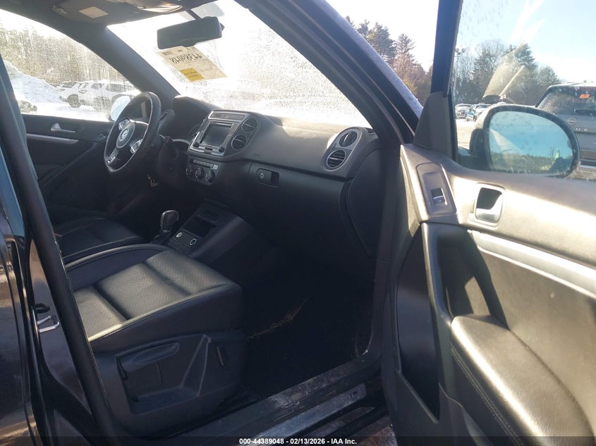 2016 Volkswagen Tiguan R-Line