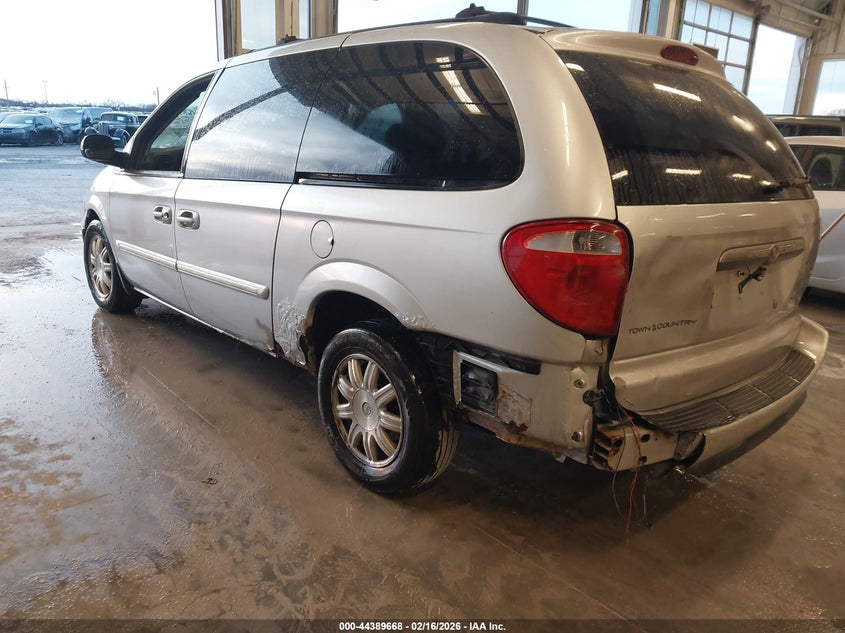 2005 Chrysler Town & Country Touring