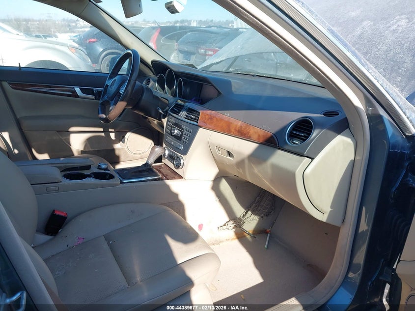 2012 Mercedes-Benz C 300 Luxury 4Matic/Sport 4Matic