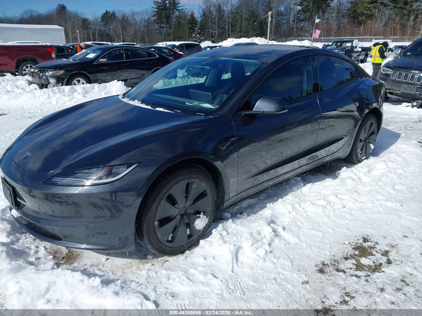 2025 Tesla Model 3 Long Range Rear-Wheel Drive/Standard Rear-Wheel Drive