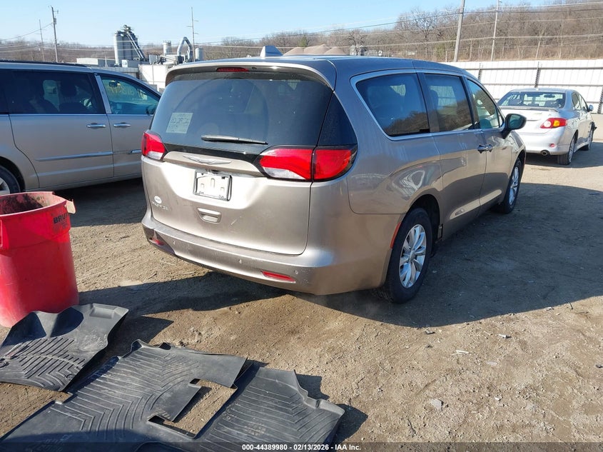 Vin: 2c4rc1dg4hr553182, lot: 44886534, chrysler pacifica touring 20174