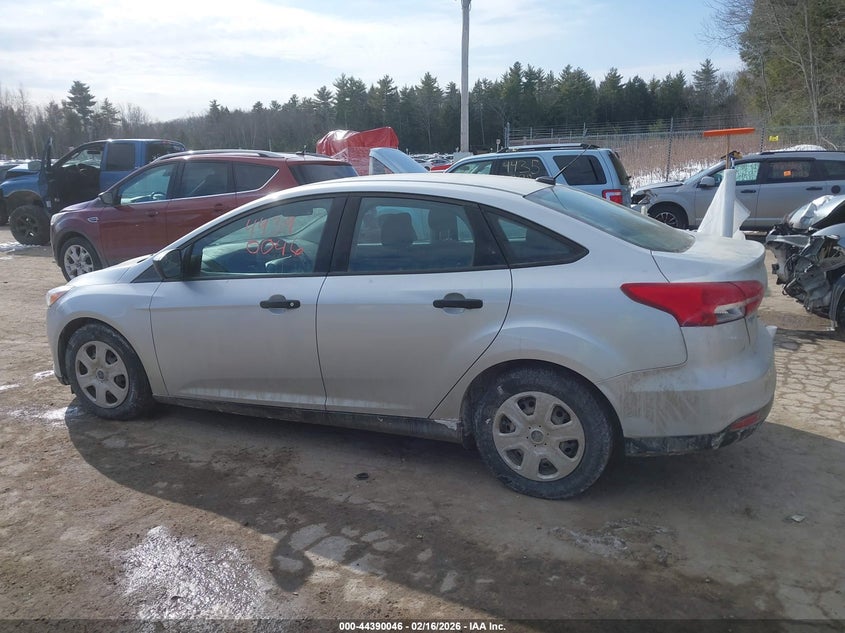 VIN 1FADP3E26JL213873 2018 FORD FOCUS S