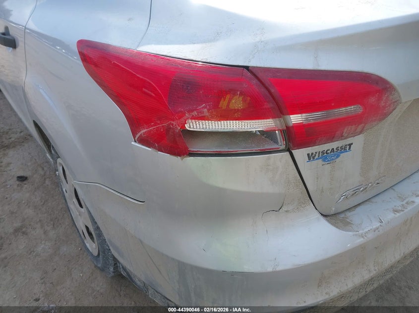 VIN 1FADP3E26JL213873 2018 FORD FOCUS S