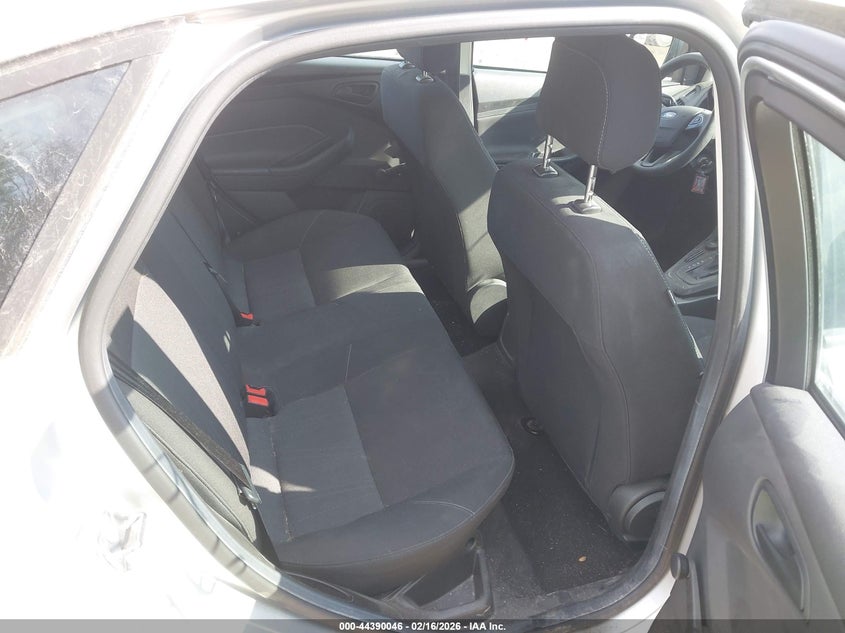 VIN 1FADP3E26JL213873 2018 FORD FOCUS S