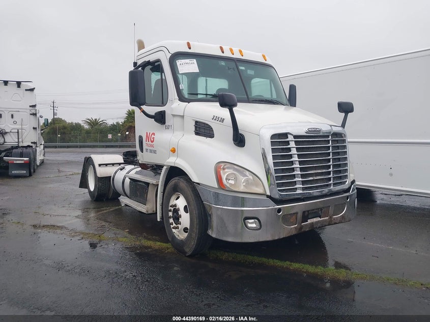 2014 FREIGHTLINER CASCADIA 113
