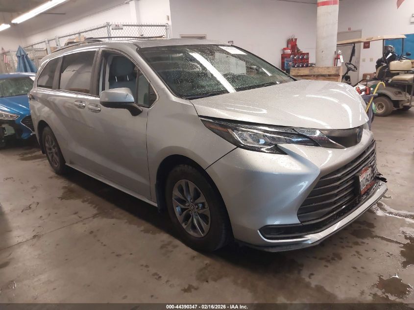 2022 Toyota Sienna Le