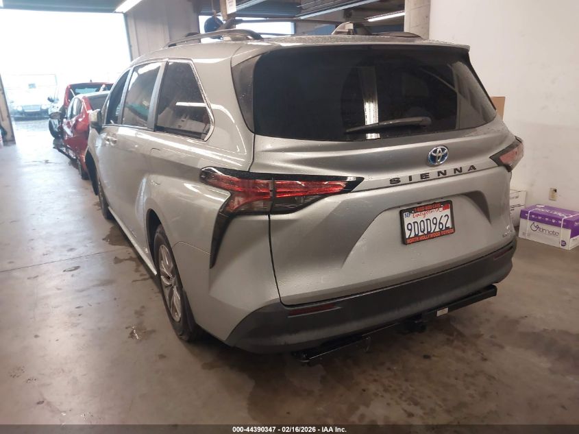 2022 Toyota Sienna Le