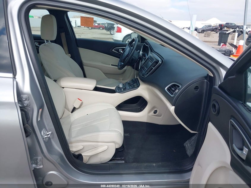 2016 Chrysler 200 Limited