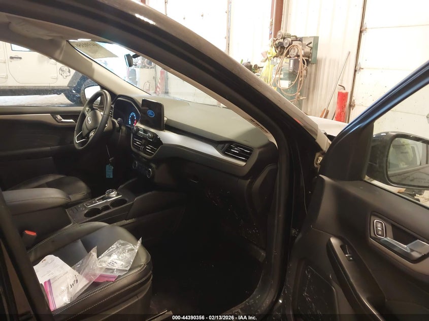 2022 Ford Escape Sel