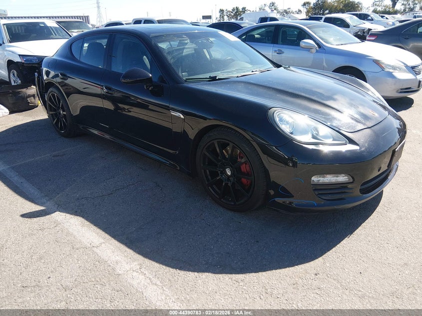 PORSCHE PANAMERA 4