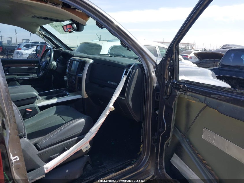 2017 Ram 1500 Laramie 4X4 5'7 Box