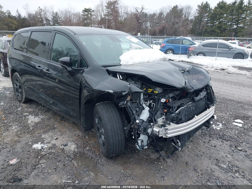 2024 Chrysler Pacifica Hybrid S Appearance Pkg