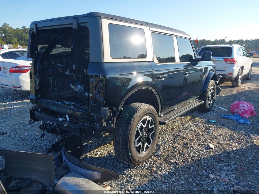 2024 Ford Bronco Outer Banks