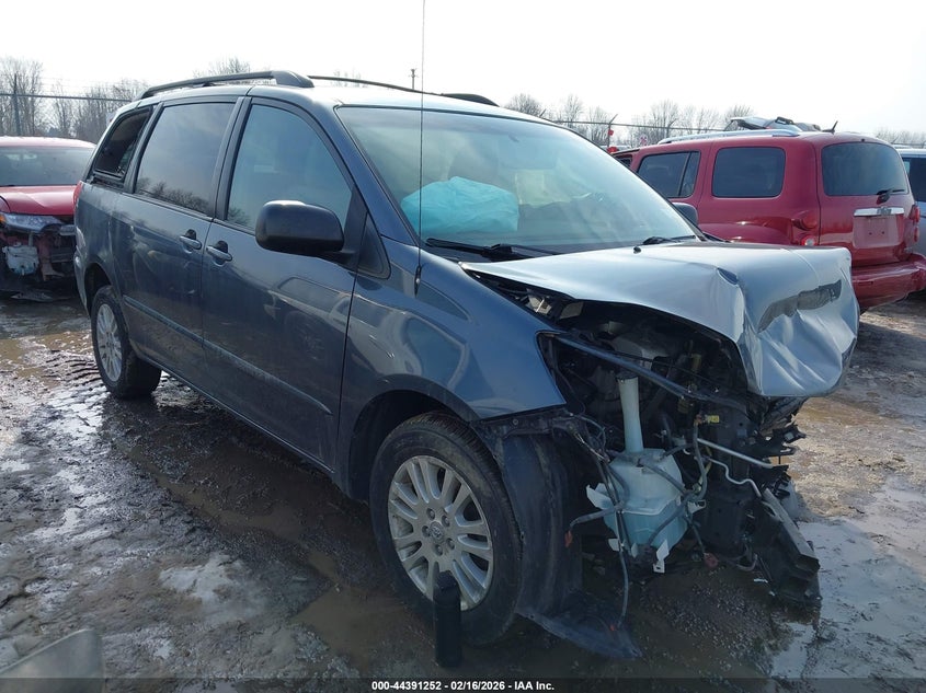 2010 Toyota Sienna Le