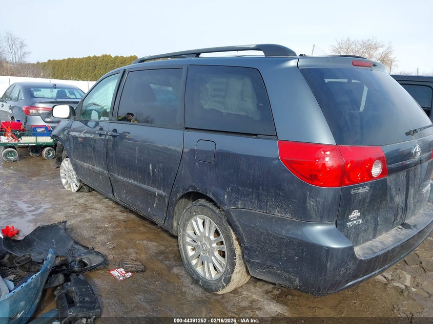 2010 Toyota Sienna Le