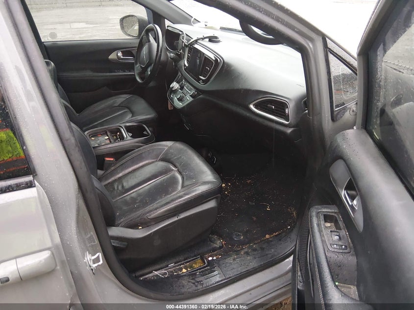 2020 Chrysler Pacifica Touring L