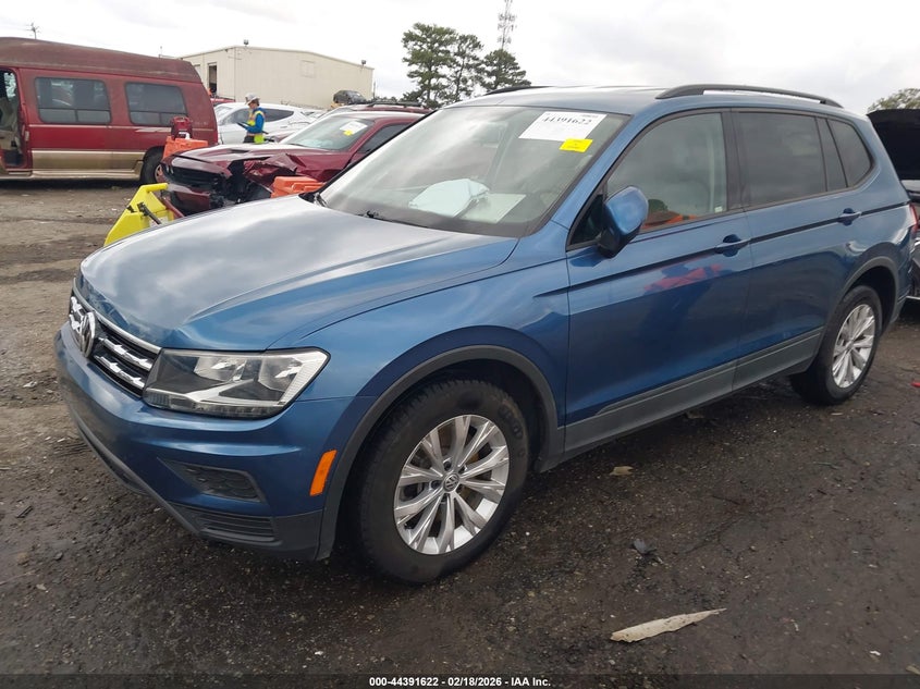 2019 VOLKSWAGEN TIGUAN auction photo 2