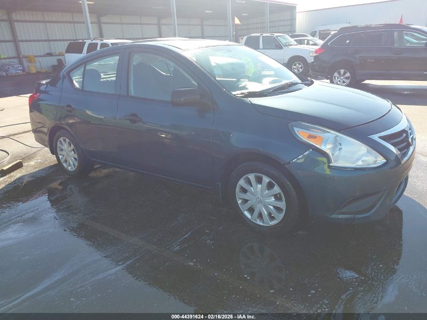 2015 Nissan Versa 1.6 S+