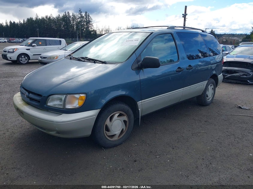 2000 Toyota Sienna Le/Xle
