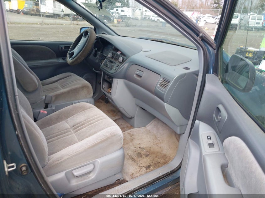 2000 Toyota Sienna Le/Xle