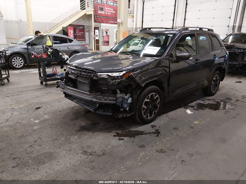 2025 Subaru Forester Premium