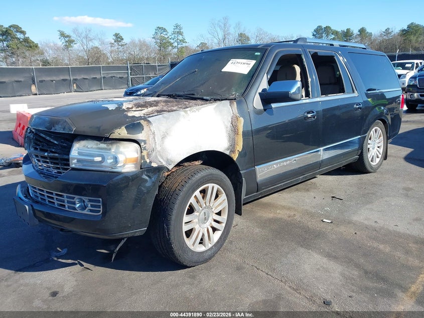 2013 Lincoln Navigator L