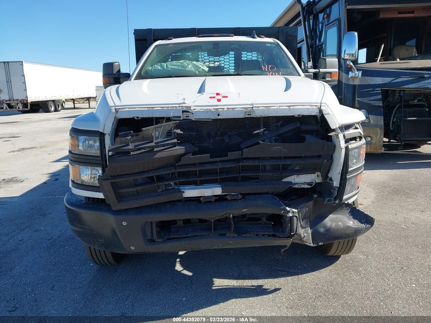 2019 Chevrolet Silverado 6500Hd 1Wt white Lot 111044392079 Vin 1HTKHPVK3KH811450