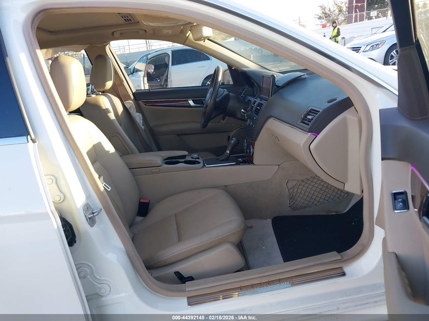 2010 Mercedes-Benz C 300 Sport