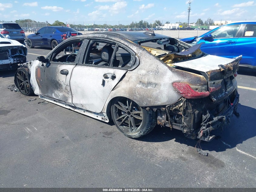 Vin: wba5r1c57kaj99745, lot: 44888873, bmw 330i 20193
