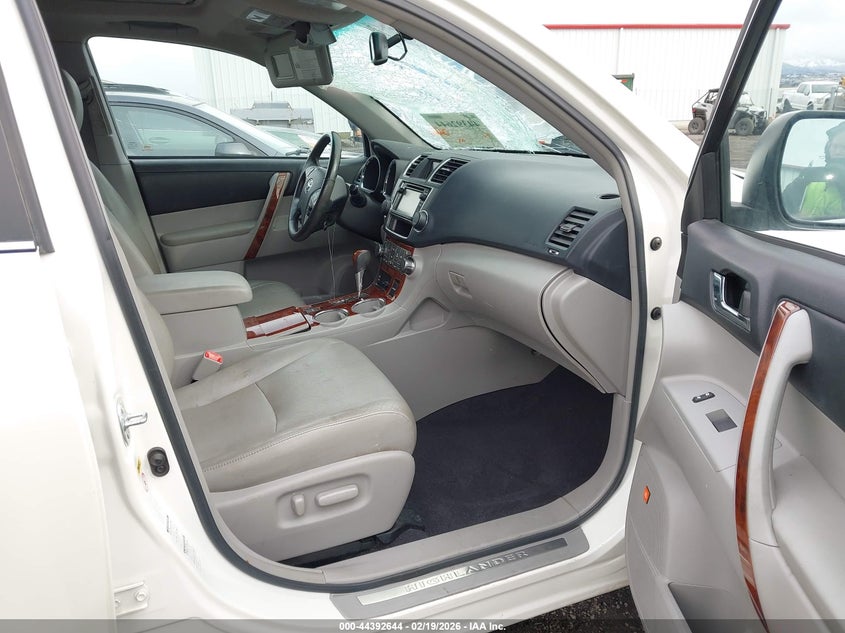 2013 Toyota Highlander Limited V6