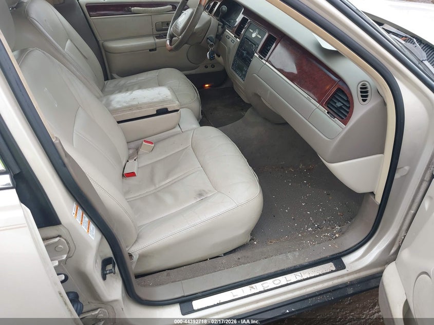 2003 Lincoln Town Car Cartier