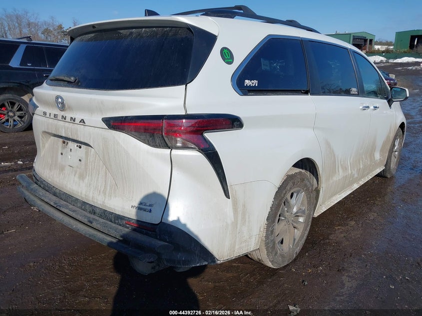 2022 Toyota Sienna Xle