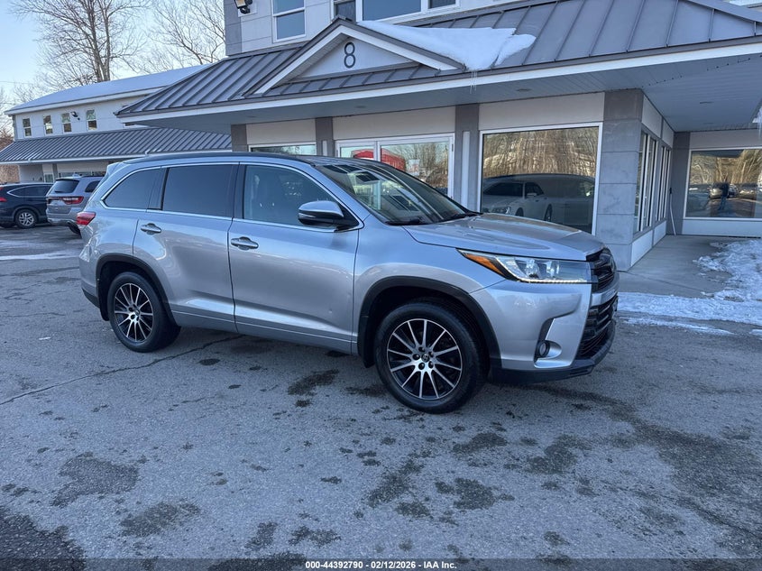 2017 Toyota Highlander Se