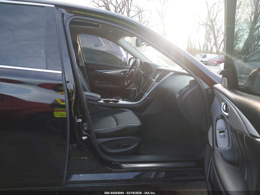 2023 Infiniti Q50 Luxe Awd