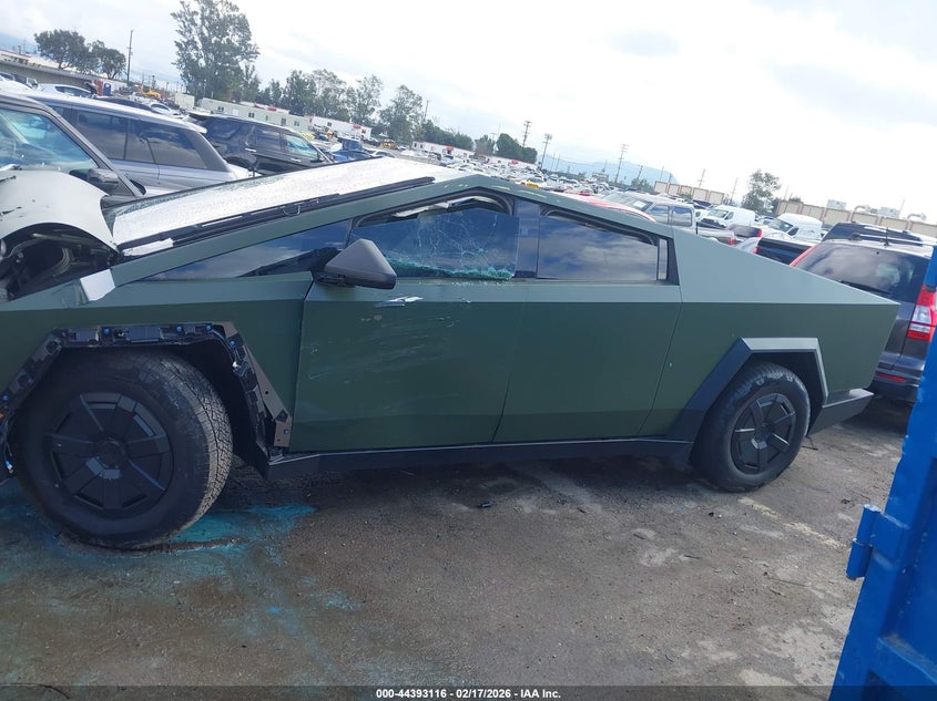 2025 Tesla Cybertruck All-Wheel Drive VIN: 7G2CEHED8SA072913 Lot: 44393116
