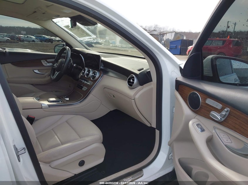 MERCEDES-BENZ GLC 300 - zdjęcie 5