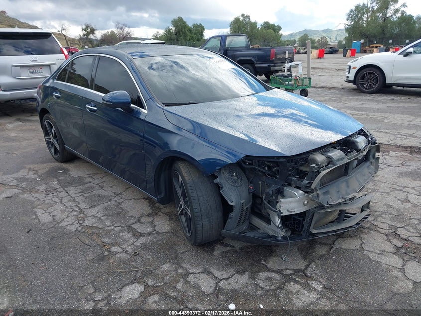 2021 Mercedes-Benz A 220