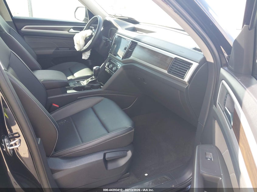 2023 Volkswagen Atlas 2.0T Se W/Technology