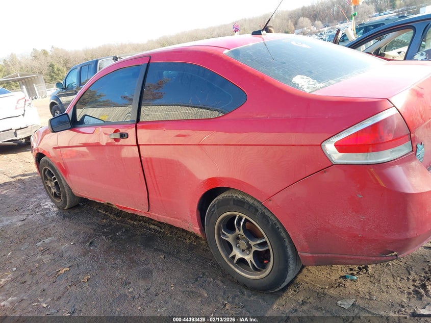 2008 Ford Focus S VIN: 1FAHP32N18W210663 Lot: 44393428