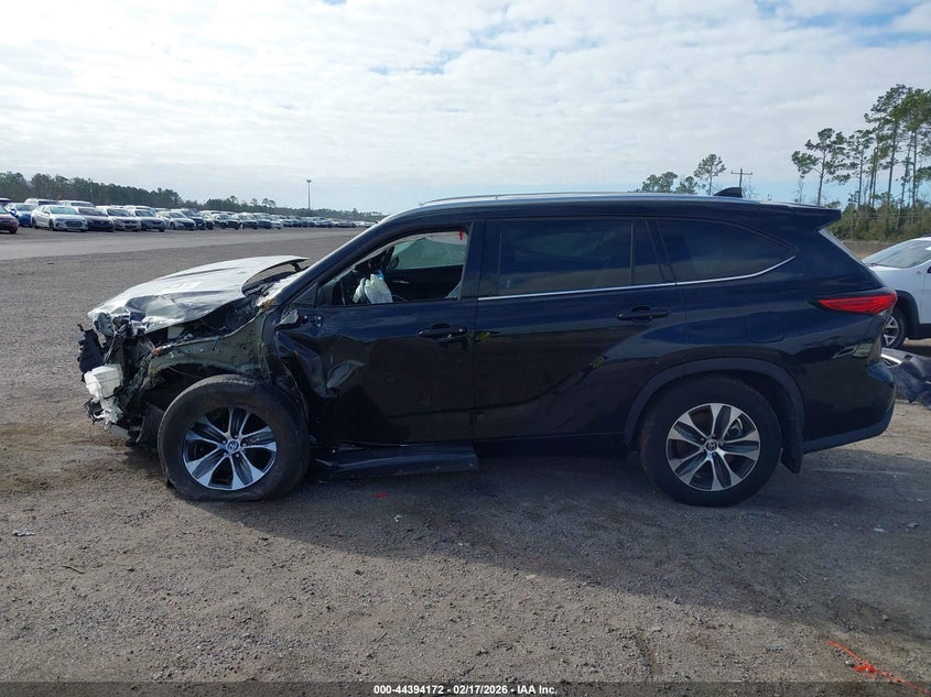 2021 Toyota Highlander Xle VIN: 5TDGZRBH0MS120301 Lot: 44394172