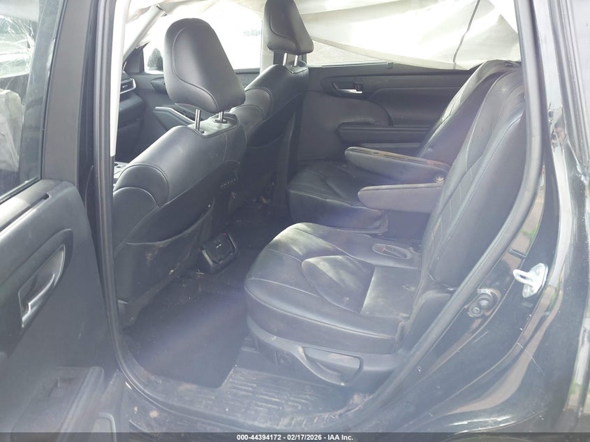 2021 Toyota Highlander Xle VIN: 5TDGZRBH0MS120301 Lot: 44394172