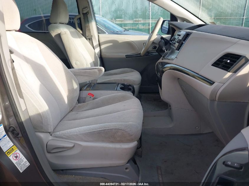 2014 Toyota Sienna Le 7 Passenger