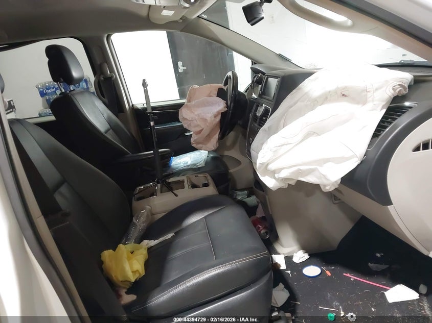 2016 Chrysler Town & Country Touring