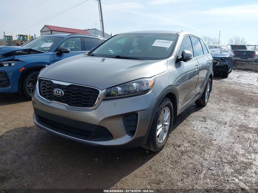2019 KIA SORENTO auction photo 2