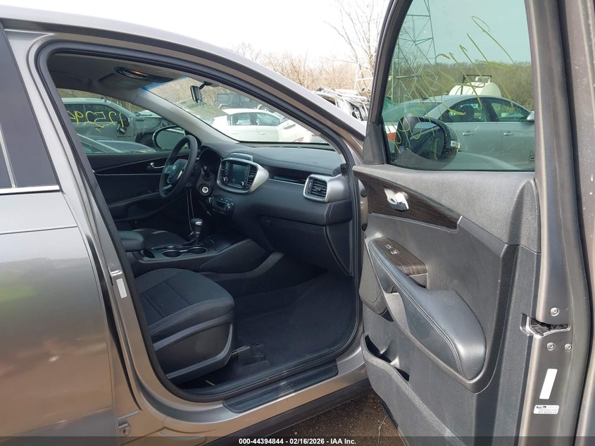 2019 KIA SORENTO auction photo 5