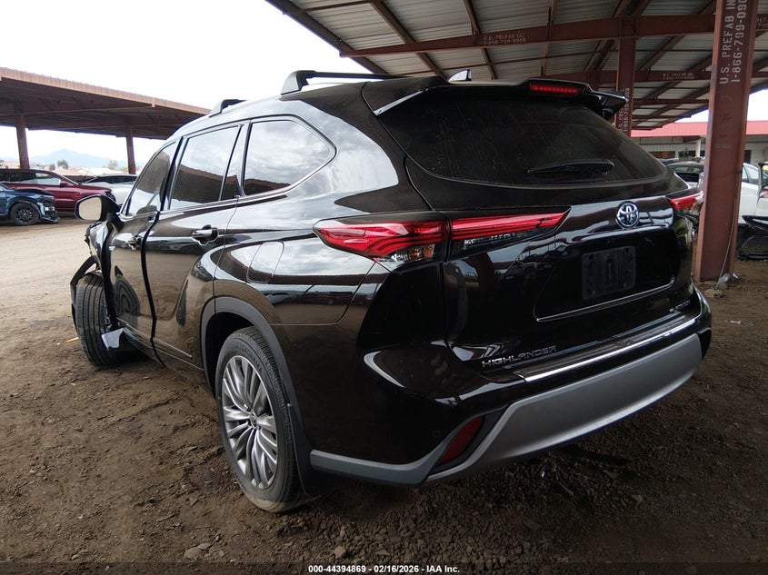 2020 Toyota Highlander Hybrid Platinum