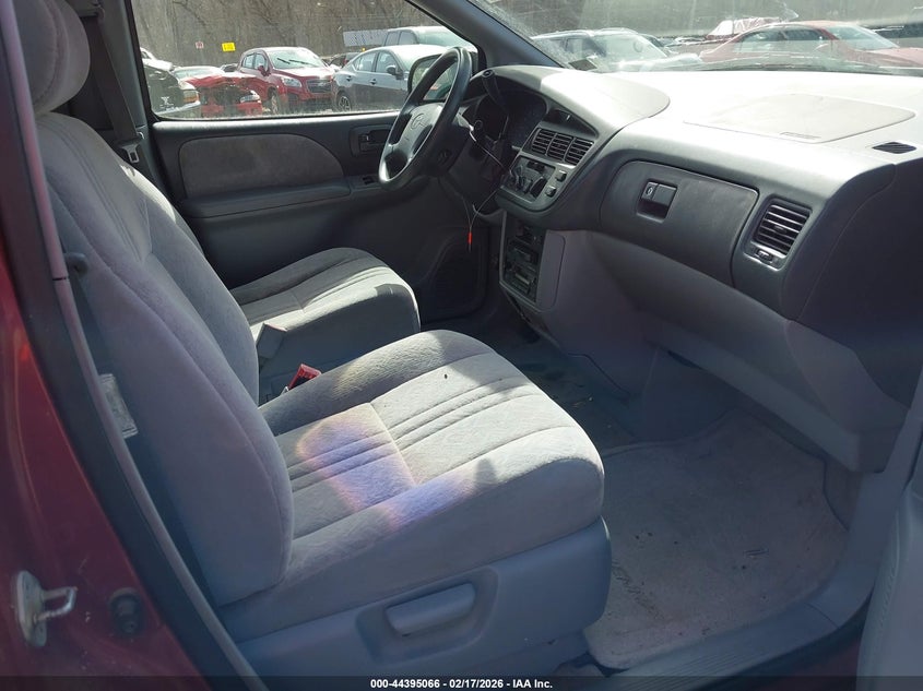 1998 Toyota Sienna Le