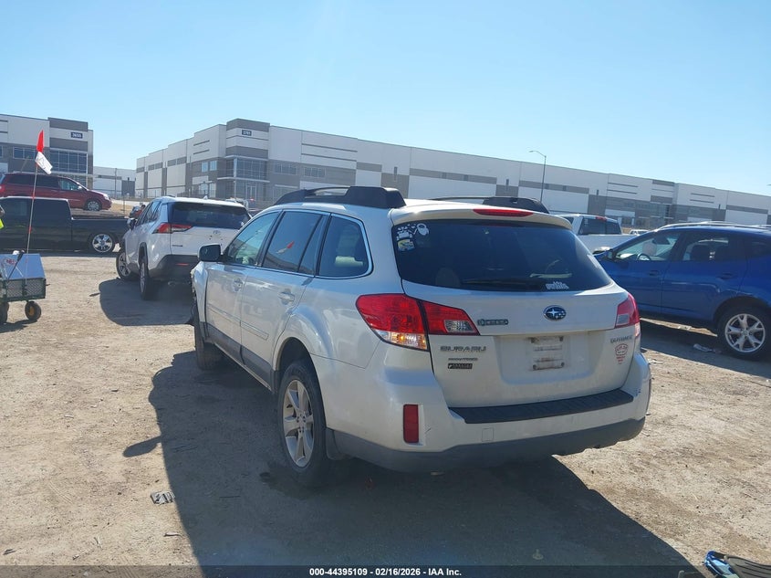 Vin: 4s4brcbc0d3303805, lot: 44891663, subaru outback 2.5i premium 20133