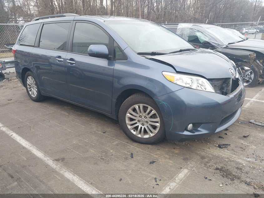 2017 Toyota Sienna Xle 8 Passenger