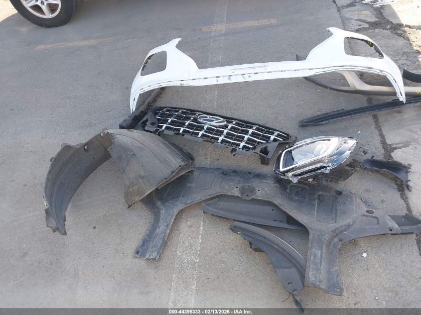 2021 Hyundai Venue Sel VIN: KMHRC8A32MU105610 Lot: 44395333